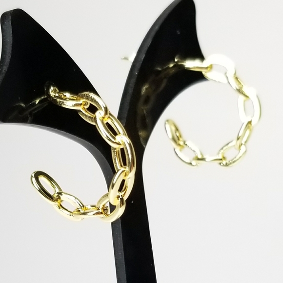 NEW Dainty Chain Link Hoop Huggie Earrings - Picture 2 of 6